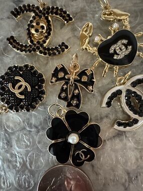 Designer charm zipper pull large 6 pc